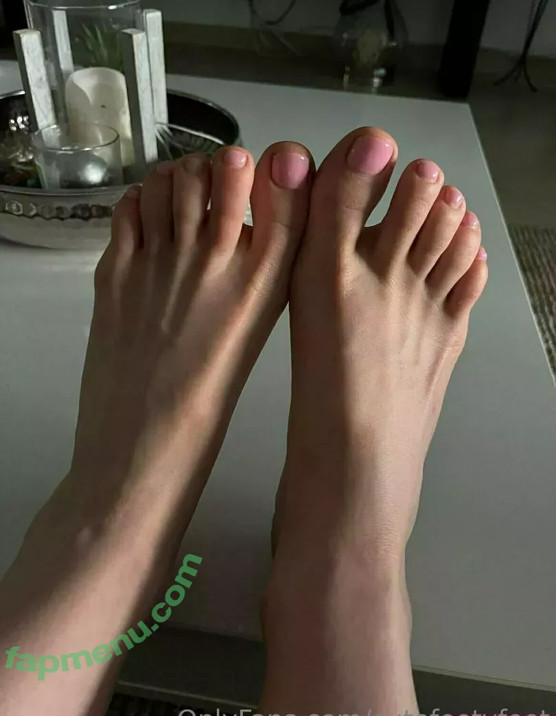 cutefeetyfeet nude photo #0008 (cutefeet_and_)