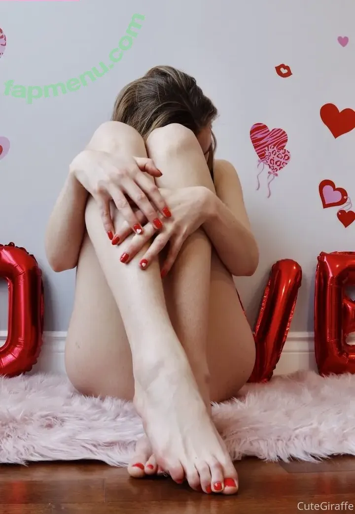 cutegiraffe nude photo #0605 (cutegiraffe6 / cutegiraffelife)