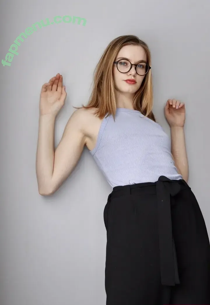 cutegiraffe nude photo #0919 (cutegiraffe6 / cutegiraffelife)