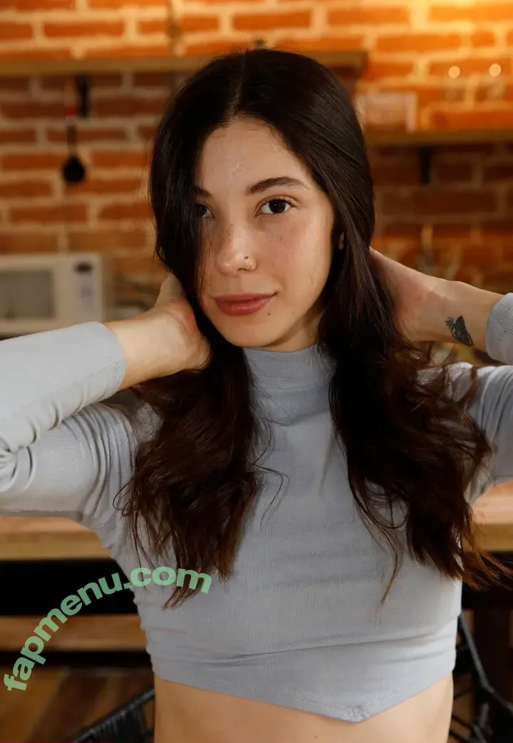 Cutejulia nude photo #0003 (Cutejulia)