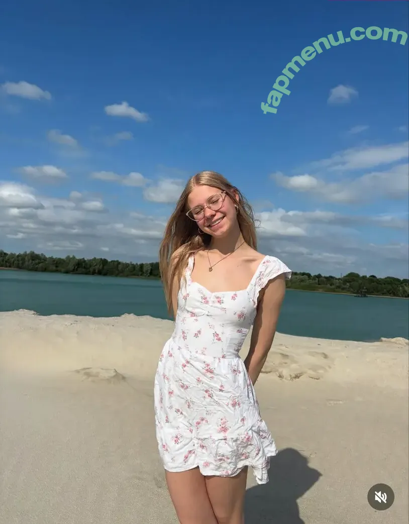 Cuteneomii nude photo #0004 (Cuteneomii)