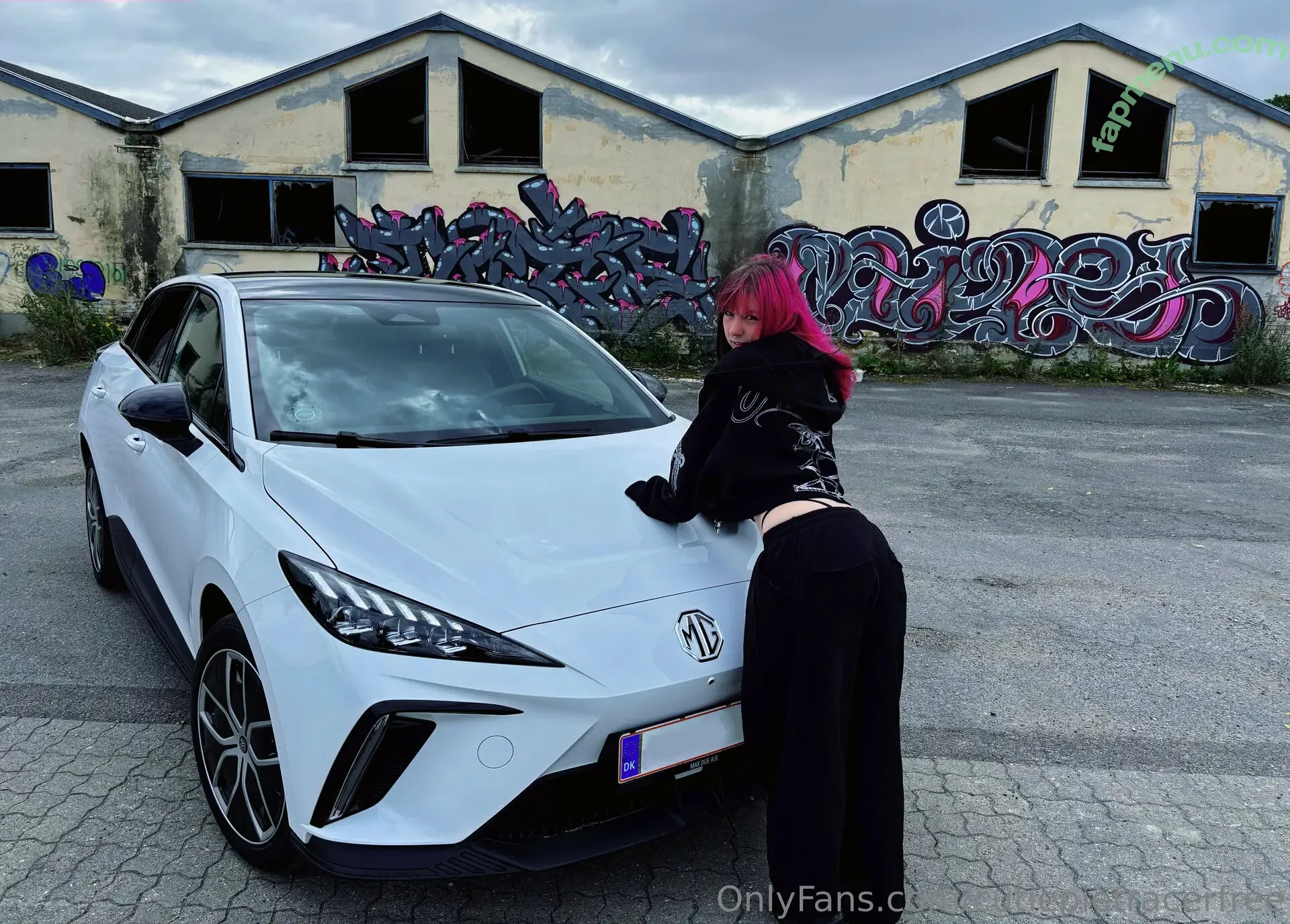 cutiepietracerfree nude photo #0015 (cutiepietracerfree)