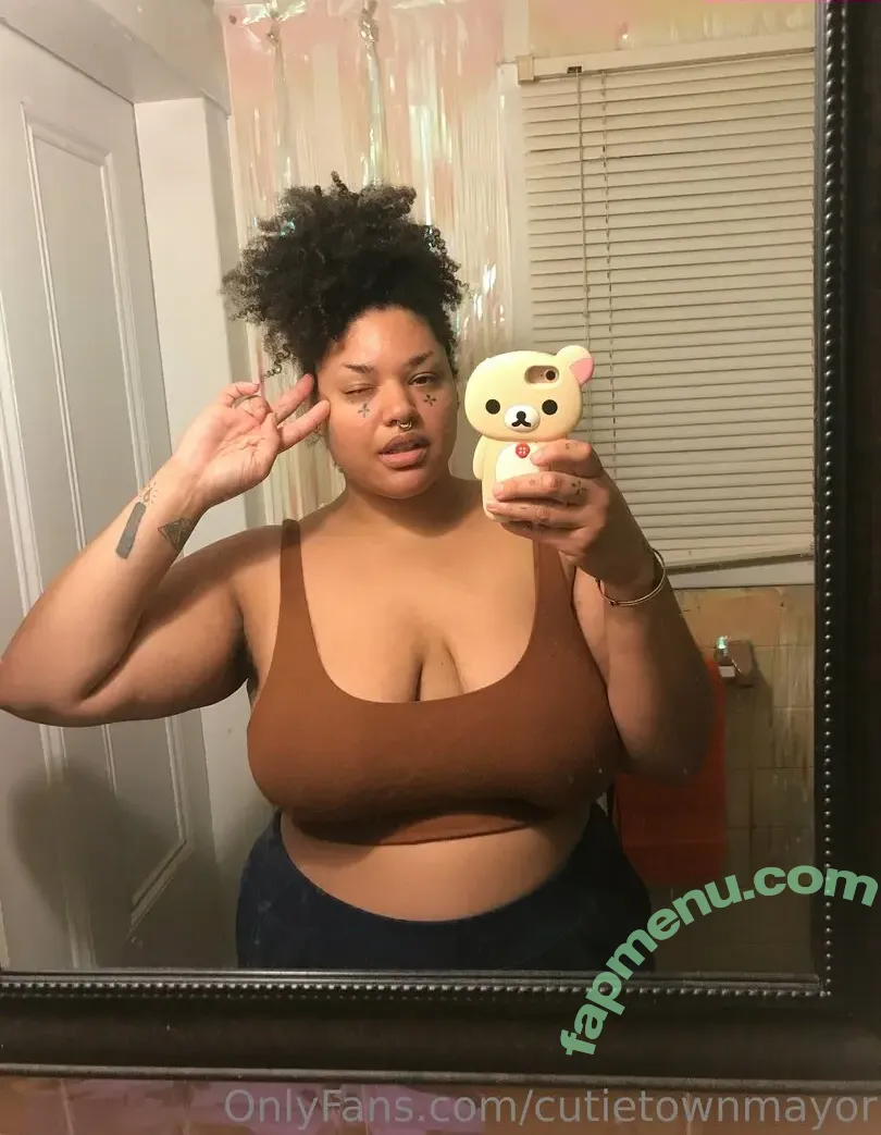 cutietownmayor nude photo #0030 (shinynewdad)