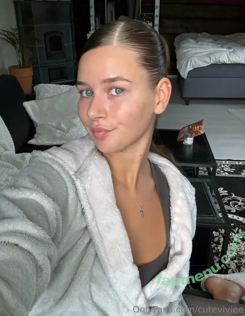 cutievivieee nude photo #0021 (cutievivieee)