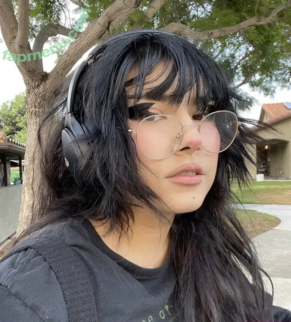 Cvnela nude photo #0009 (Monse)