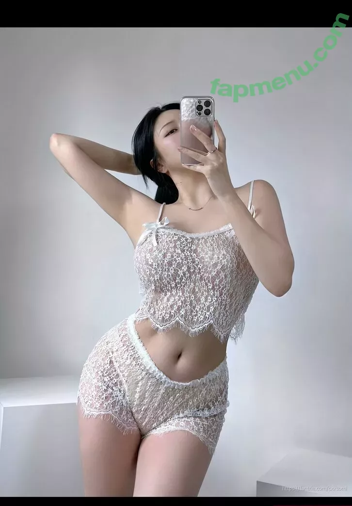 cxxsomi nude photo #0065 (cxxsomi)