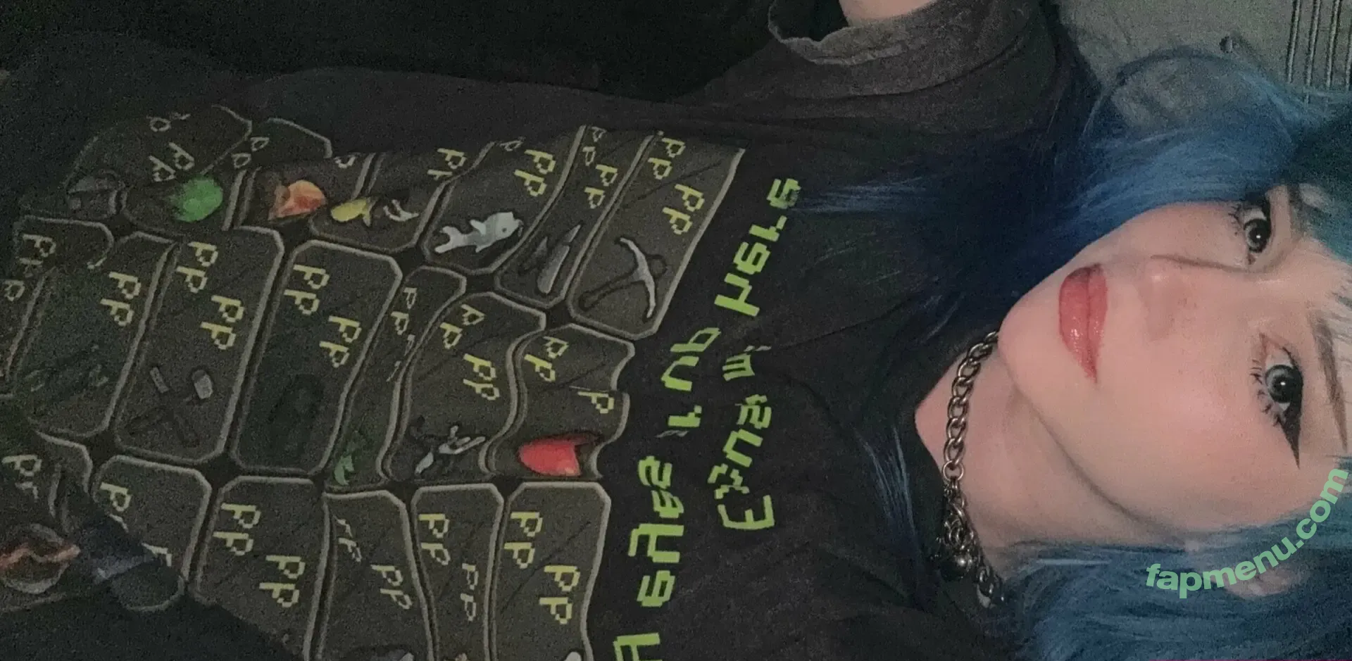 cyber.rune nude photo #0015 (its_rlrunescapegf)