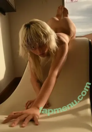  nude photo #0005