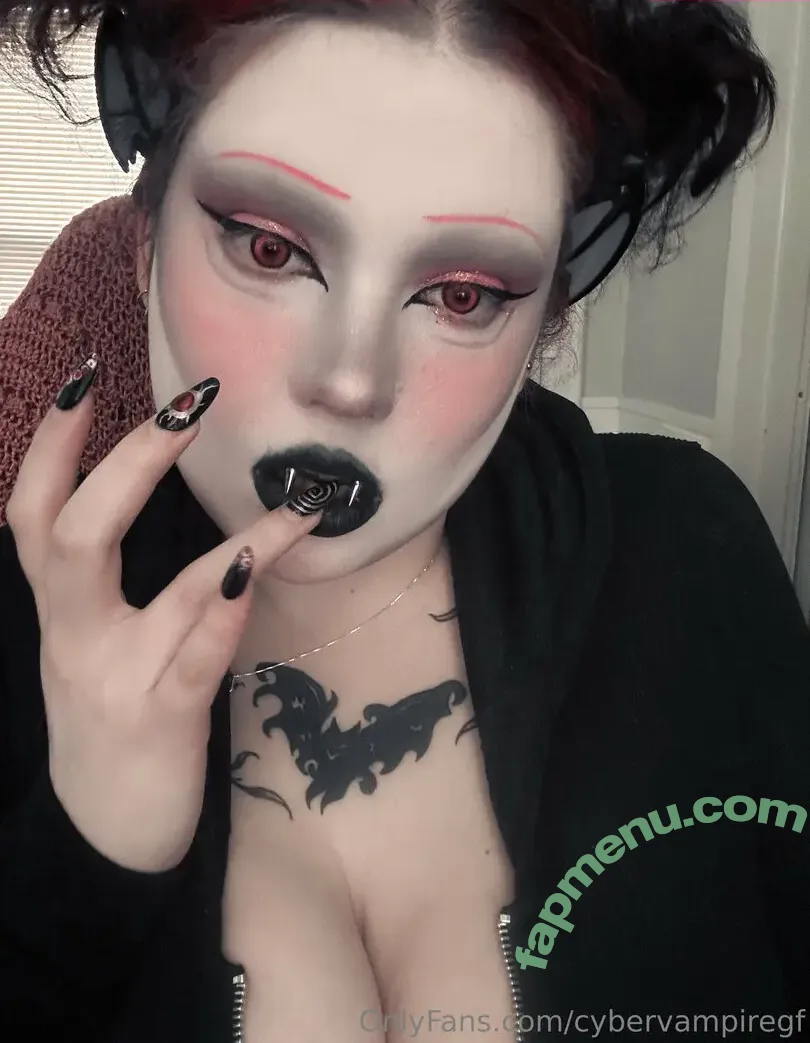 cybervampiregf nude photo #0001 (cybervampiregirl)