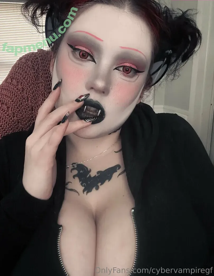cybervampiregf nude photo #0002 (cybervampiregirl)