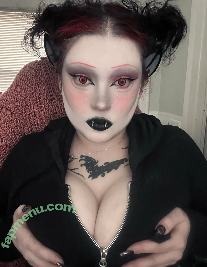 cybervampiregf nude photo #0004 (cybervampiregirl)