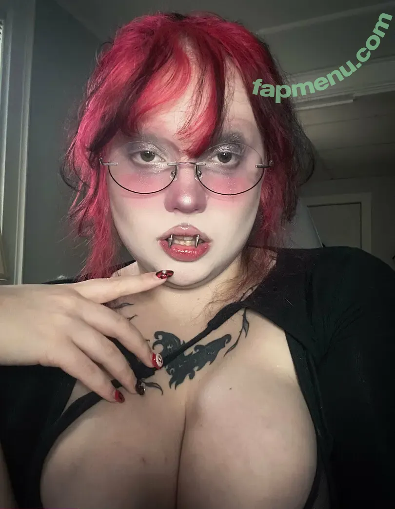cybervampiregf nude photo #0022 (cybervampiregirl)
