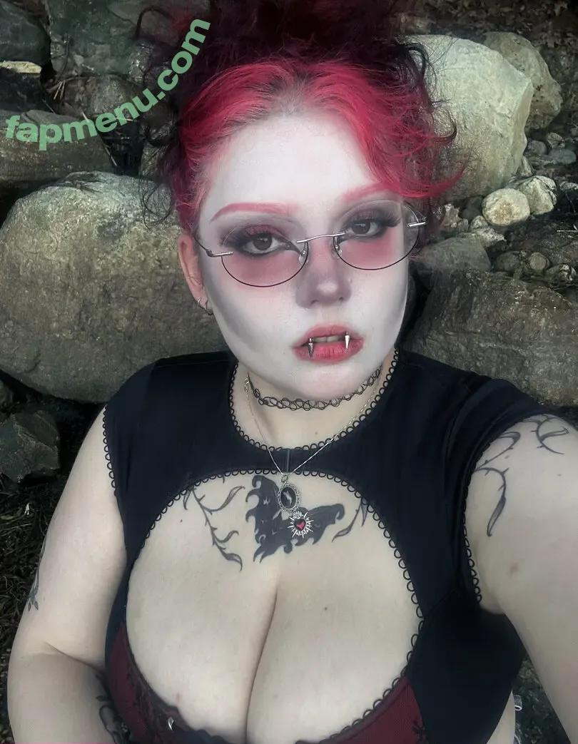 cybervampiregf nude photo #0026 (cybervampiregirl)