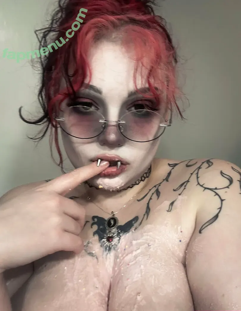cybervampiregf nude photo #0031 (cybervampiregirl)