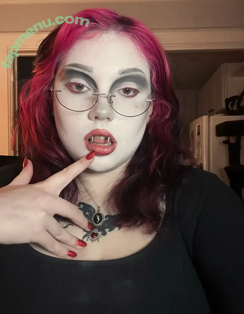 cybervampiregf nude photo #0042 (cybervampiregirl)