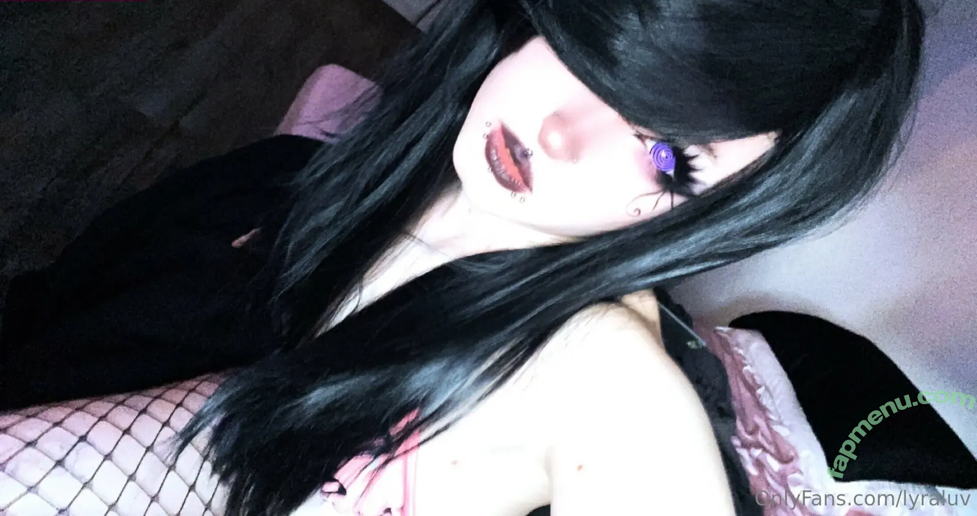 cybrgrlfrnd nude photo #0024 (cybr.grl)