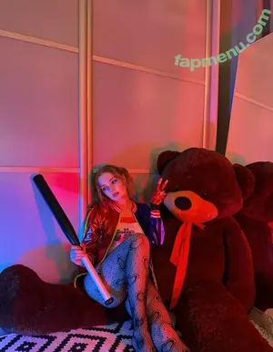 Cymanneth nude photo #0022