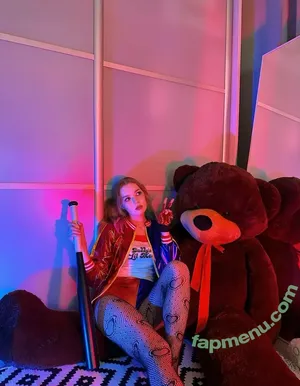 Cymanneth nude photo #0036