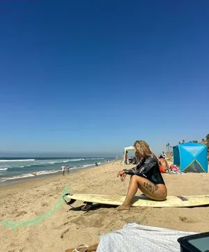 Cynthia Leu / cynthialeu nude photo #0144