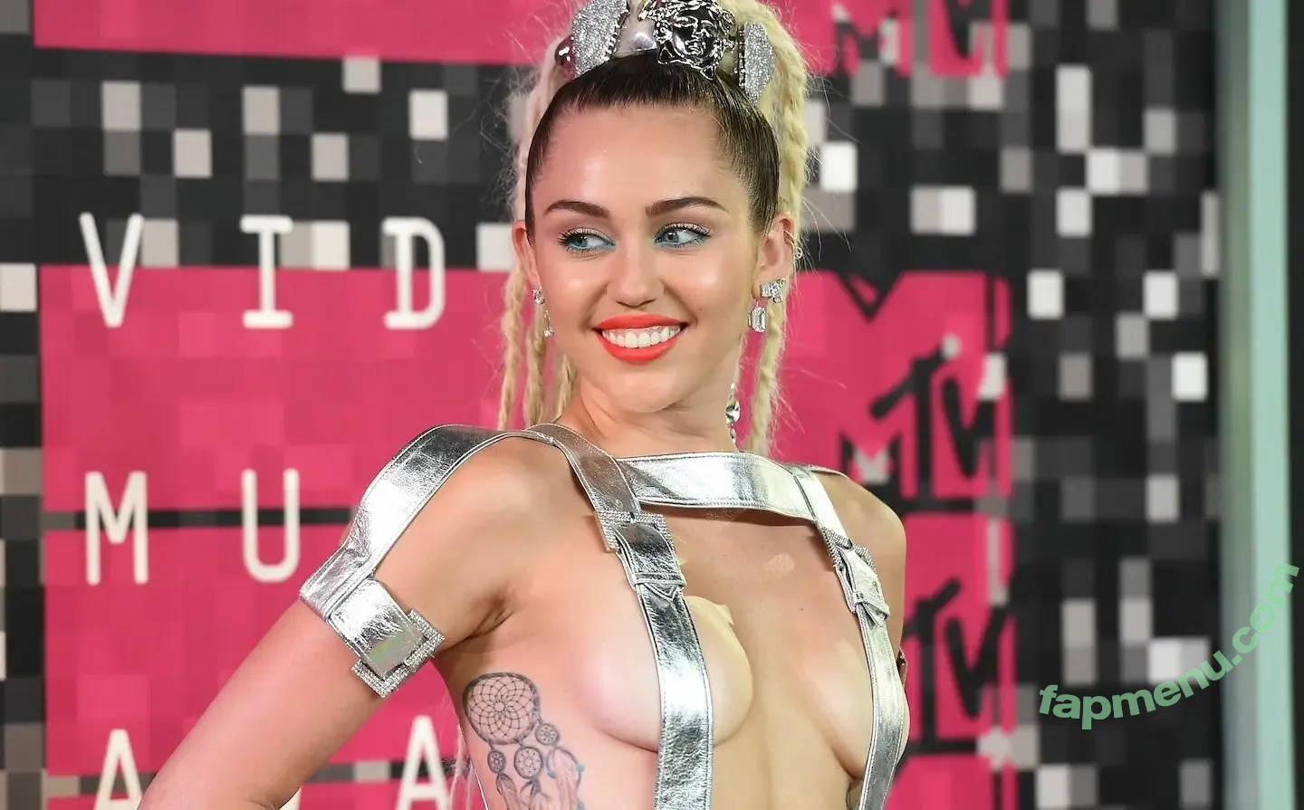 Cyrus Miley nude photo #0004 (Cyrus Miley)
