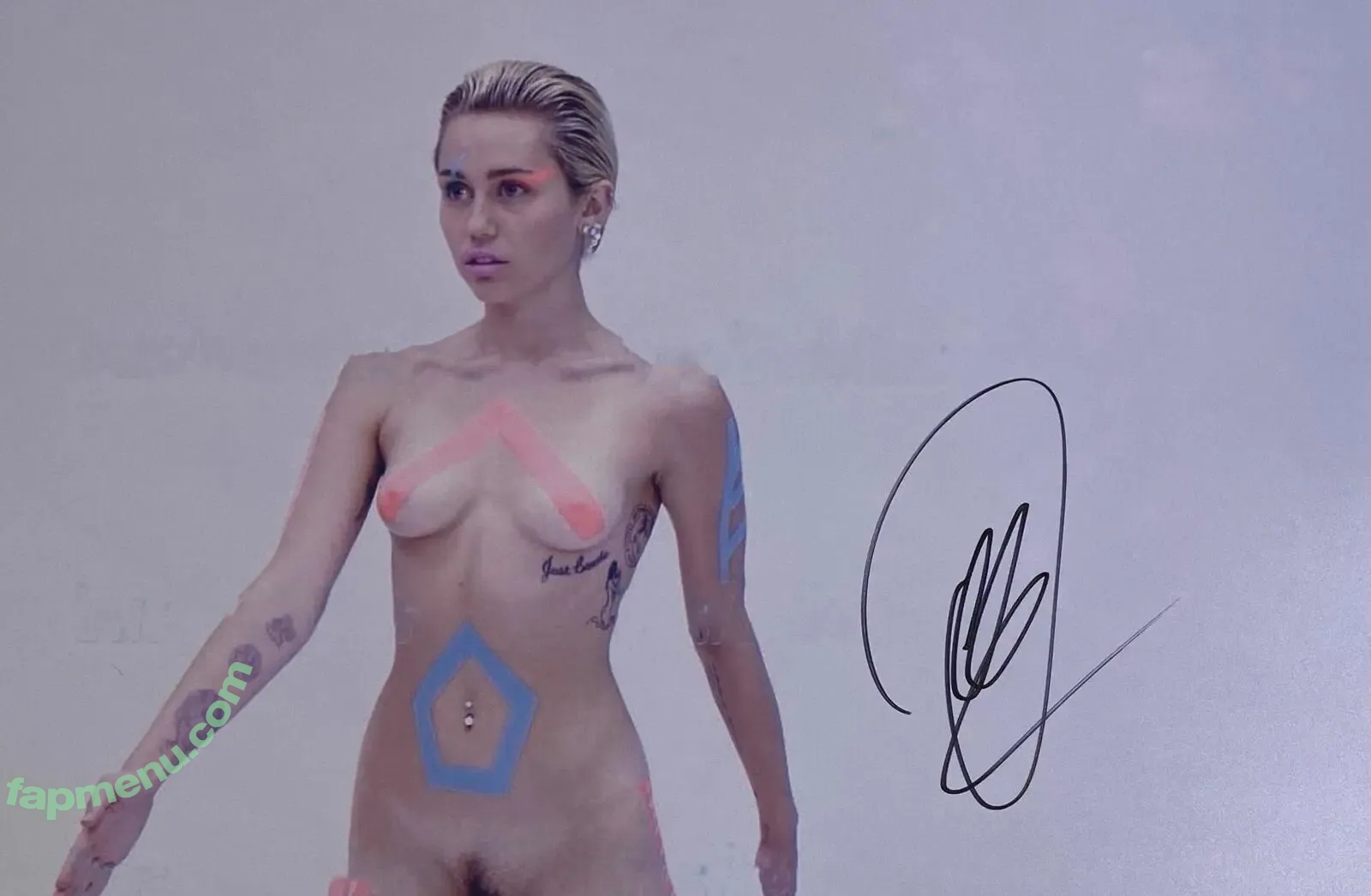 Cyrus Miley nude photo #0005 (Cyrus Miley)