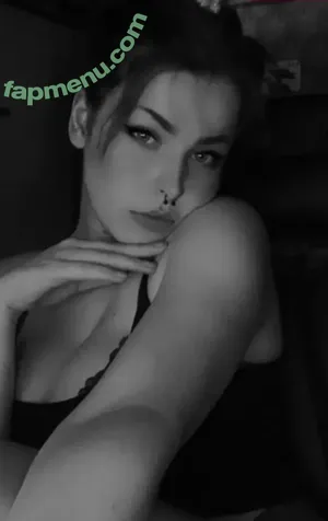  nude photo #0002
