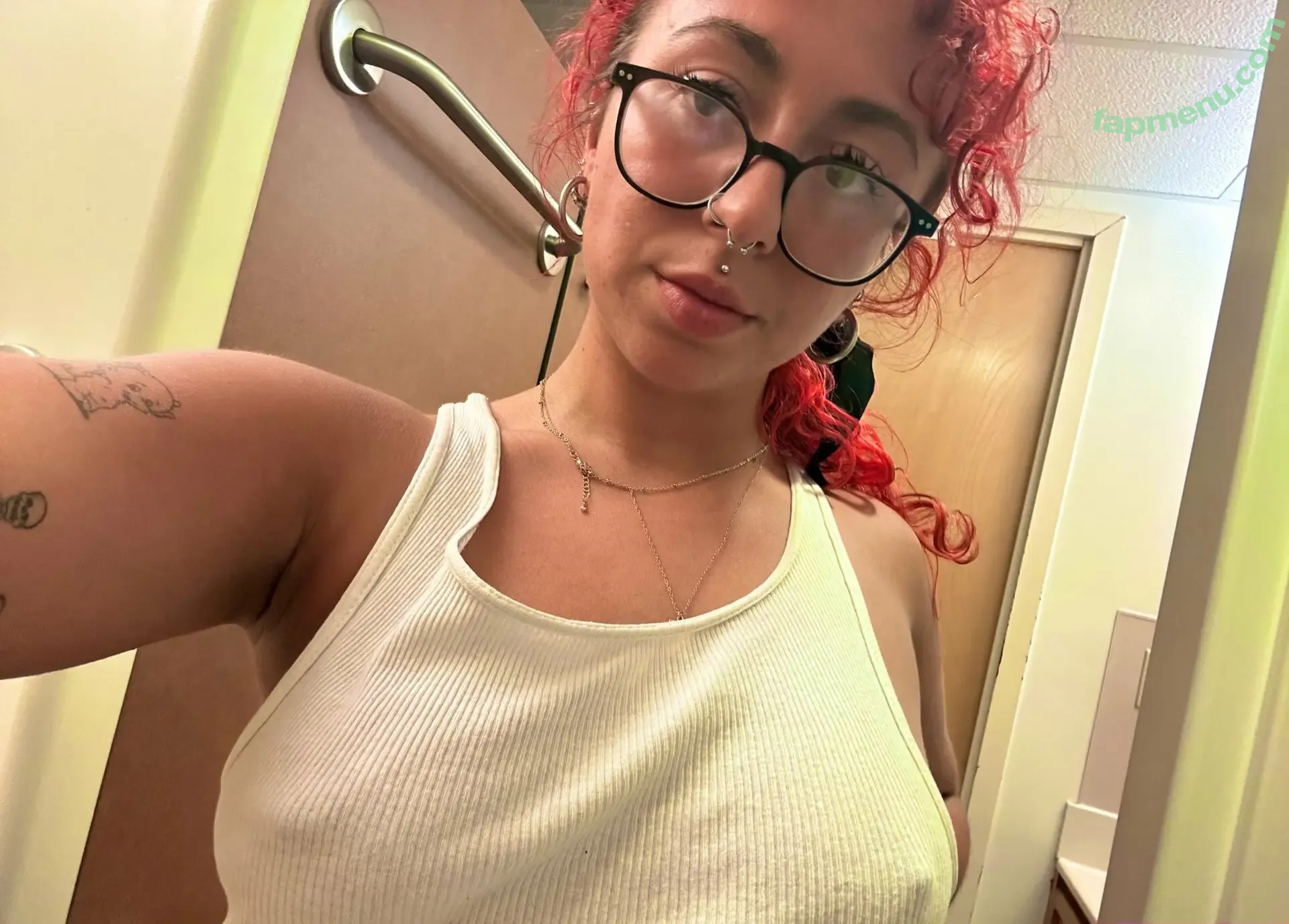 d0ublecheeekedup nude photo #0018 (zar.cameraroll.jpg)