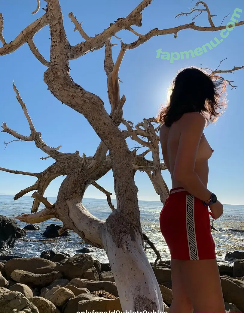 d0ubletr0ublee nude photo #0021 (d0ubletr0ublee)