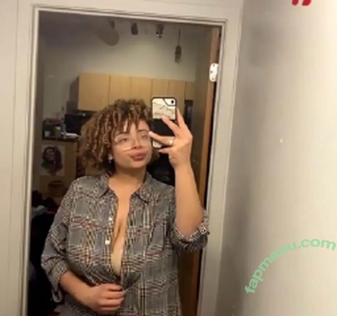 d1vineparadoxxx nude photo #0027 (betchwhodoyaluv / divineparadoxxx)
