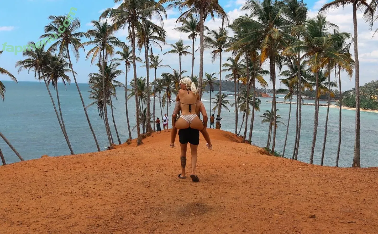 dabbleandtravel nude photo #0043 (Molly and Matt)