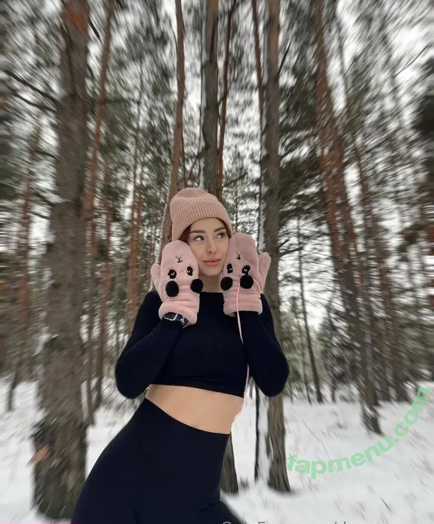 daenneryss nude photo #0001 (daenneryss)