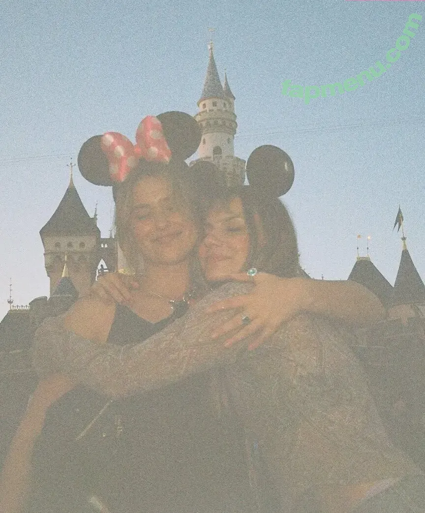 Dafne Keen nude photo #0430 (dafnekeen / lauradafne93)