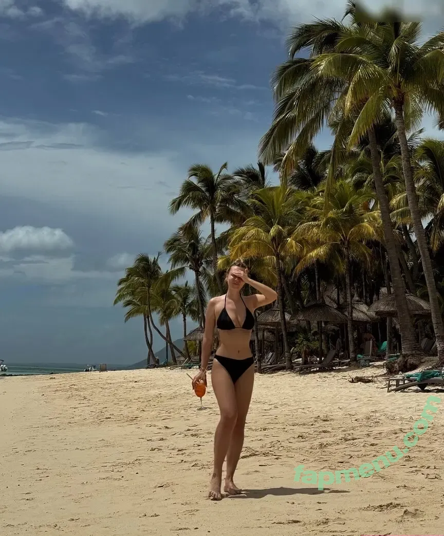 Dagi Bee nude photo #0544 (dagibee)