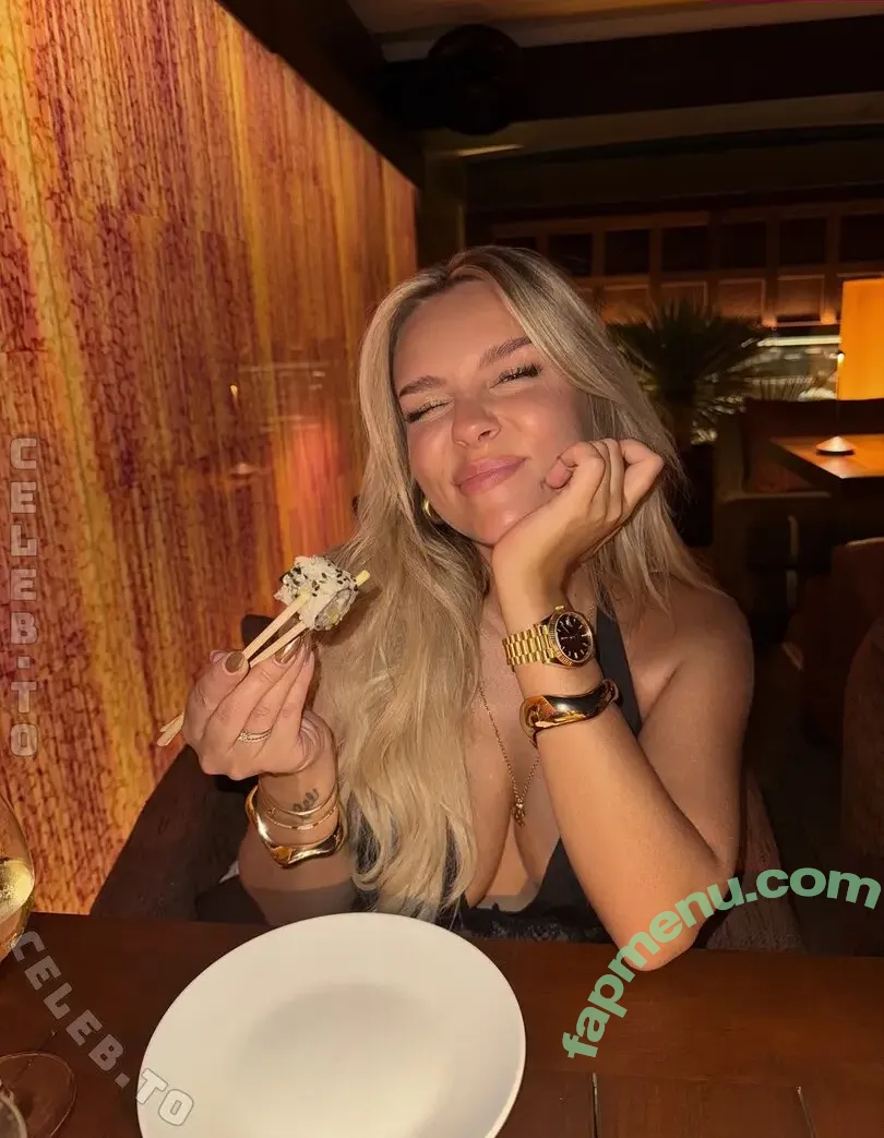 Dagi Bee nude photo #0722 (dagi.bee / dagibee)