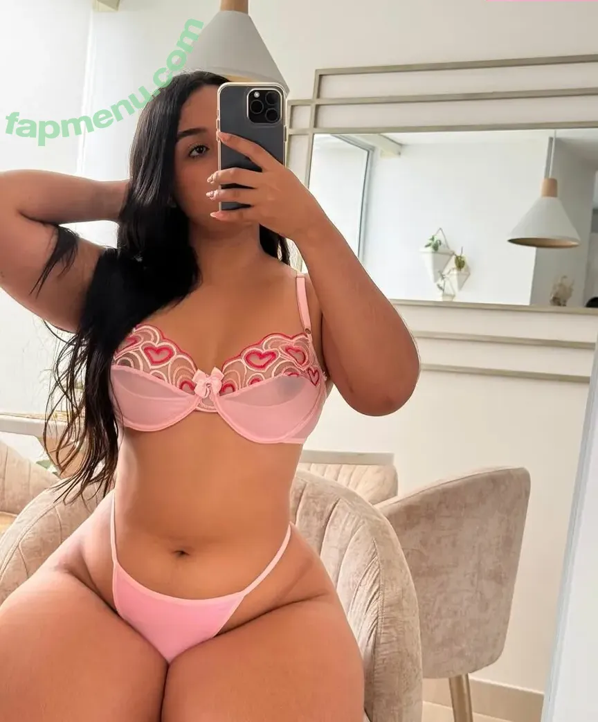 Dahianna Castrillon nude photo #0112 (dahianna.castrillon / dahianna_castrillon13)