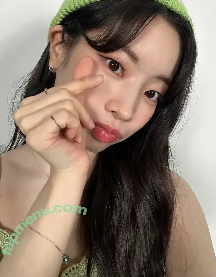 Dahyun nude photo #0012 (TWIƆƎ | TWICE / dahhyunnee)
