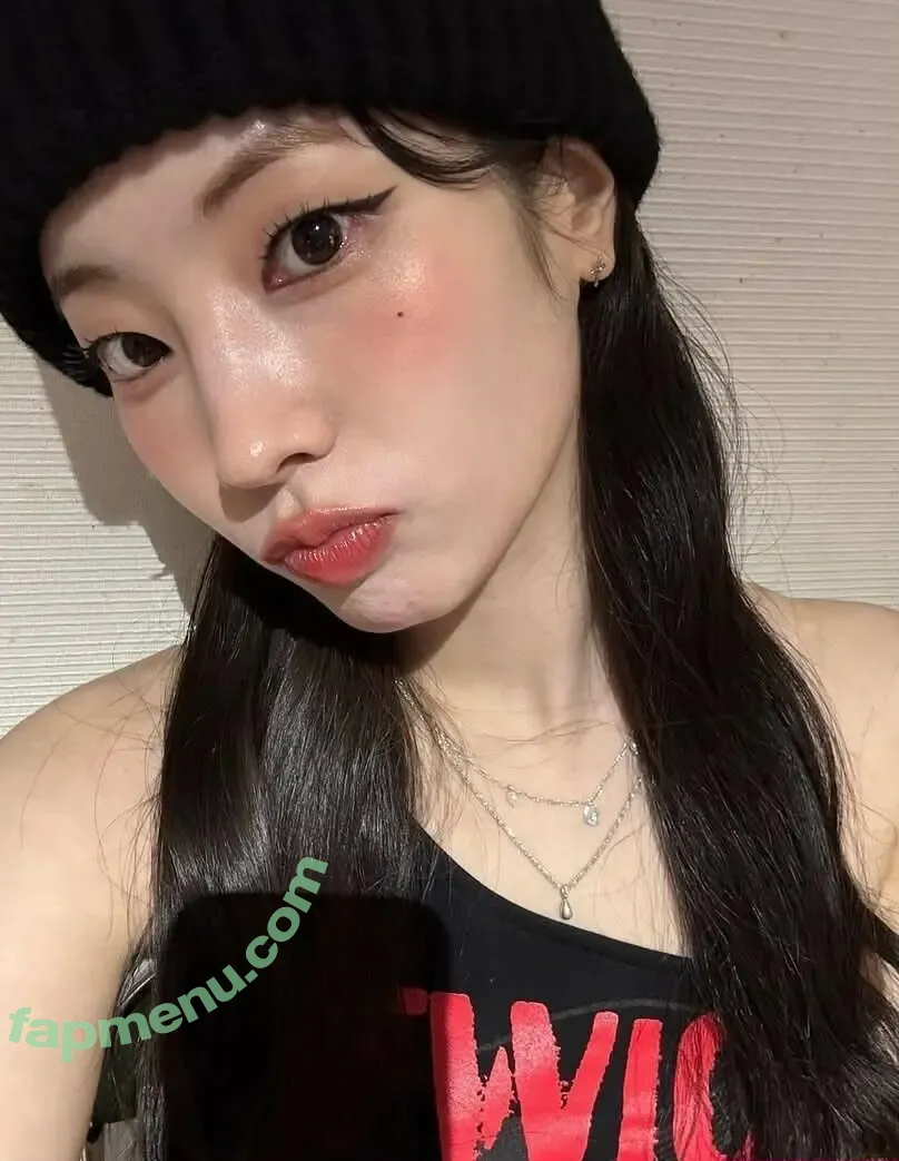Dahyun nude photo #0014 (TWIƆƎ | TWICE / dahhyunnee)