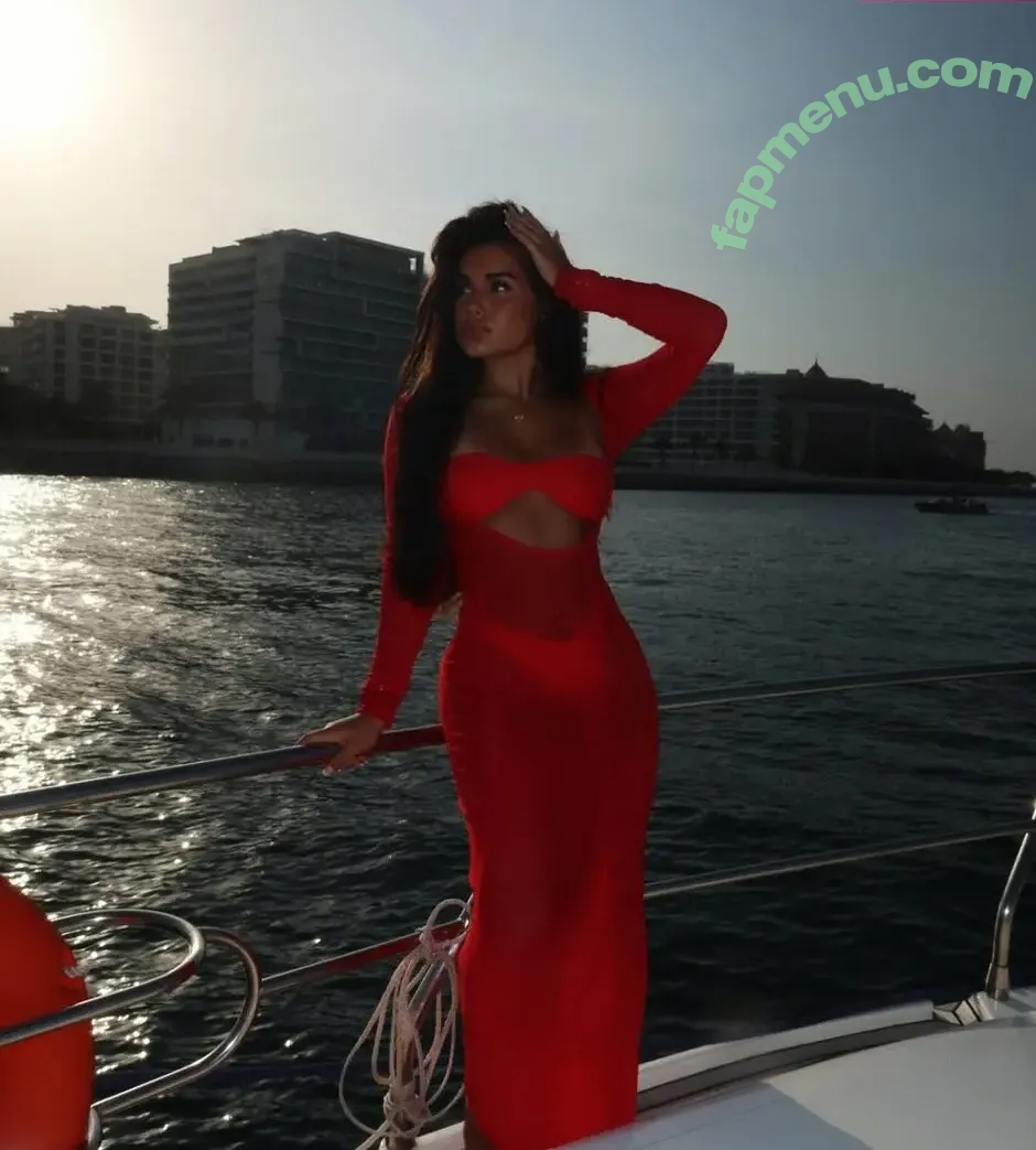 daisy._dutton nude photo #0014 (daisy dutton)