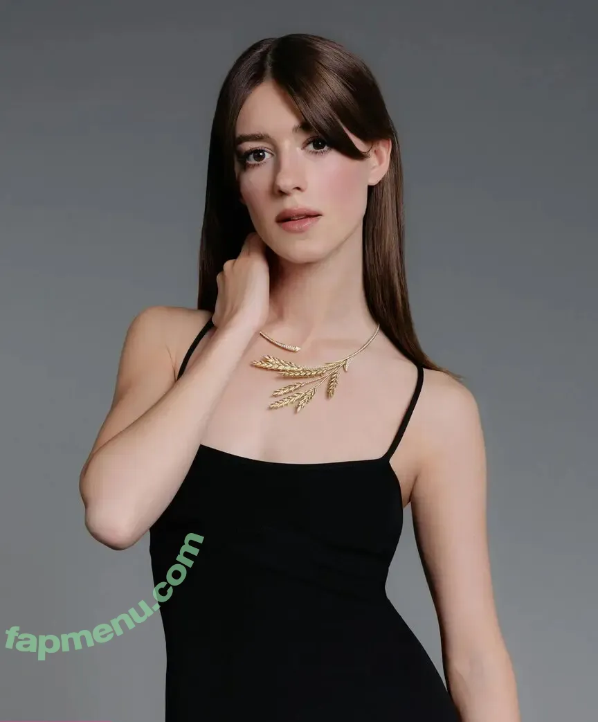 Daisy Edgar-Jones nude photo #0683 (Daisy Edgar Jones / daisyedgarjones)