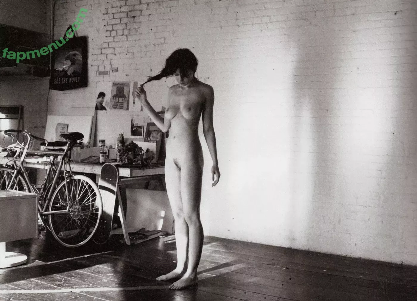 Daisy Lowe nude photo #0005 (daisylowe)