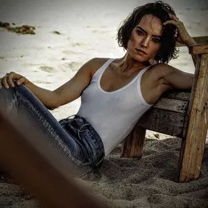 Daisy Ridley / daisyridley nude photo #0069
