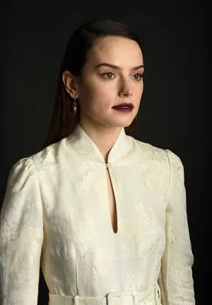 Daisy Ridley / daisyridley nude photo #0071