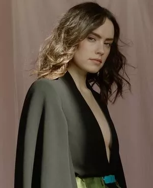 Daisy Ridley / daisyridley nude photo #0104