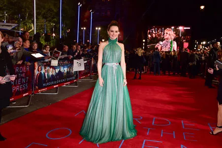 Daisy Ridley / daisyridley nude photo #0122