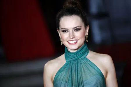 Daisy Ridley / daisyridley nude photo #0135