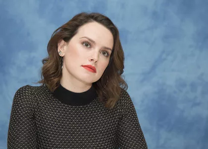 Daisy Ridley / daisyridley nude photo #0187