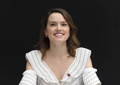 Daisy Ridley / daisyridley nude photo #0211