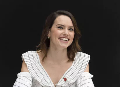 Daisy Ridley / daisyridley nude photo #0212