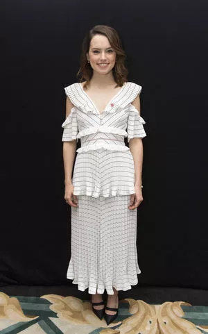 Daisy Ridley / daisyridley nude photo #0220