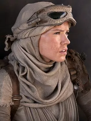 Daisy Ridley / daisyridley nude photo #0235